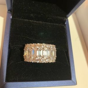 NIB Italo Jewelry CZ ring.
